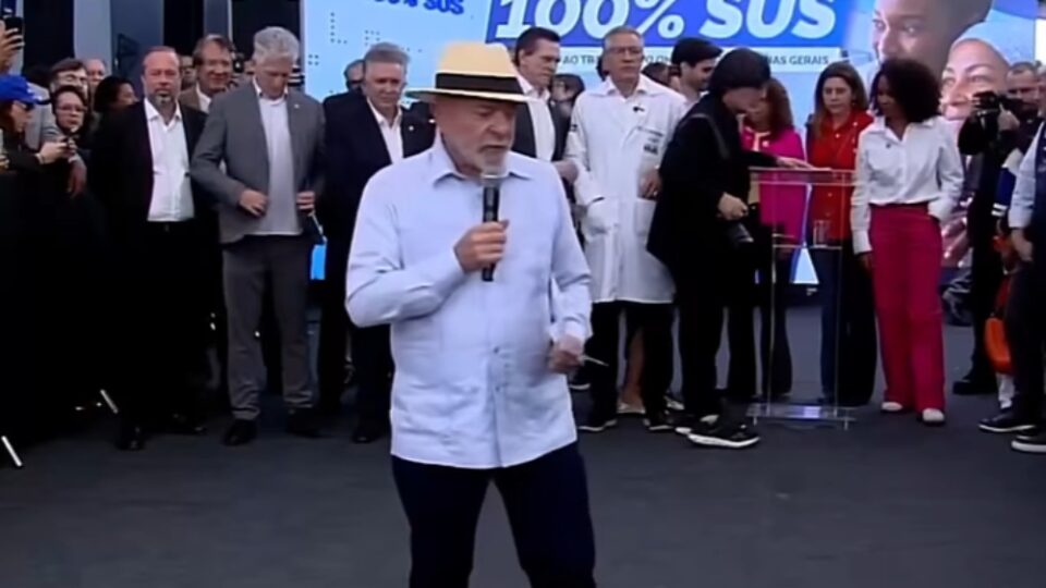Lula silencia sobre investigação de Jaques Wagner em primeiro discurso após operação da PF