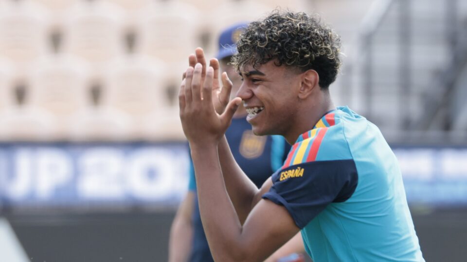 Espanha aposta em Yamal para vencer a primeira na Copa; jogos de domingo e resultados de sábado