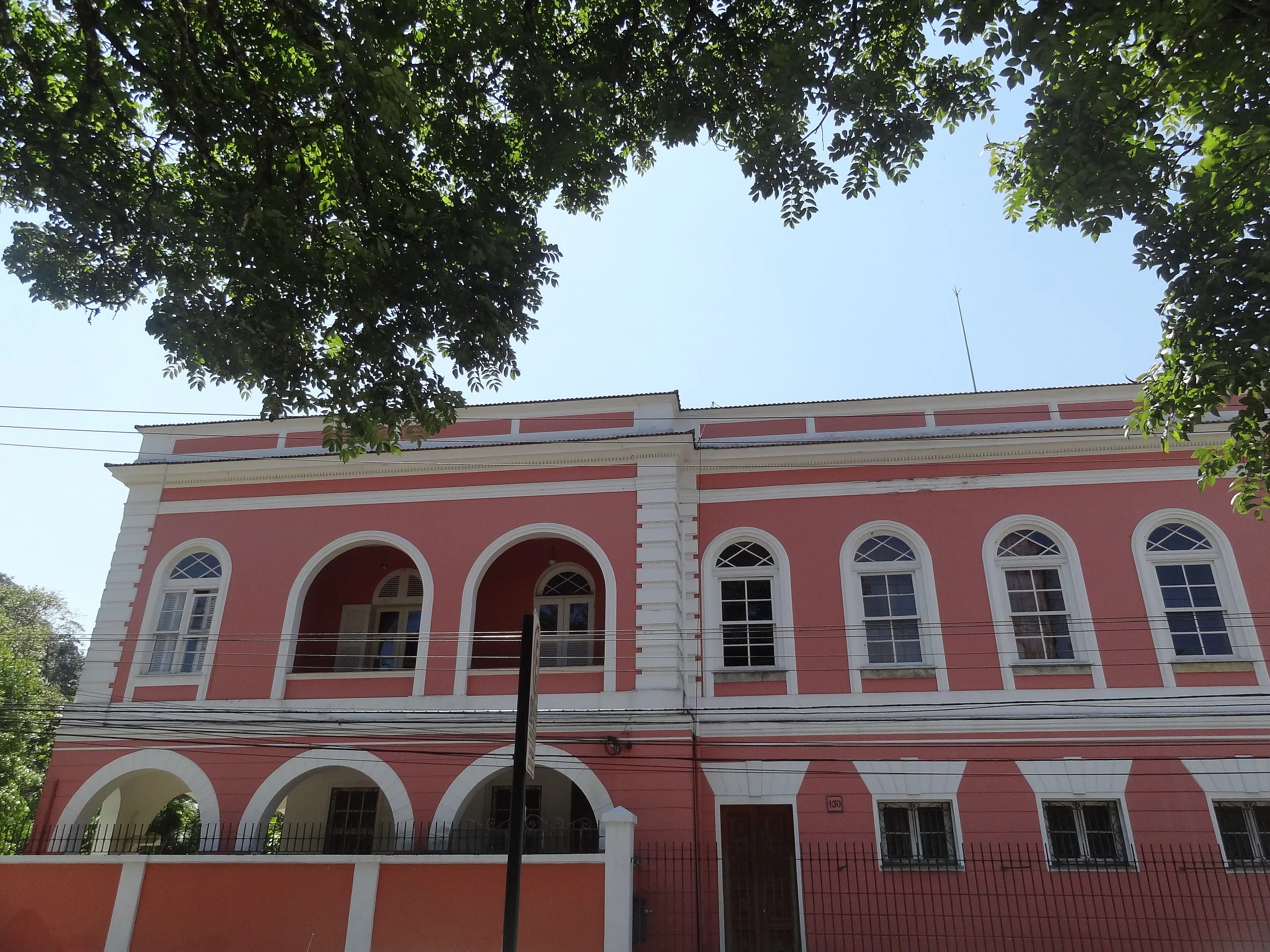 Justiça manda devolver Palácio Grão-Pará em Petrópolis após príncipe ser impedido de entrar no imóvel