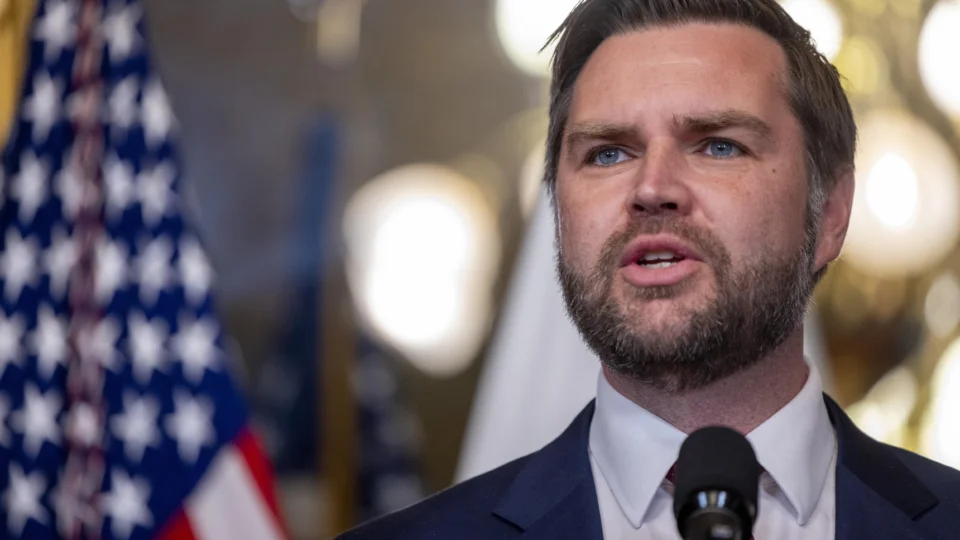 Delegação dos EUA será liderada pelo vice-presidente americano, J. D. Vance, enquanto Irã será representado pelo ministro de Relações Exteriores