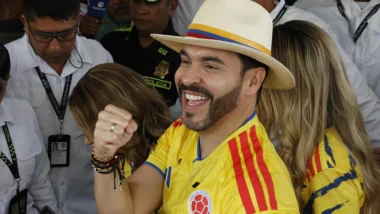 Abelardo de la Espriella é eleito presidente da Colômbia.