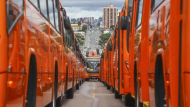 Justiça mantém impasse e concessão do transporte de Curitiba segue travada.