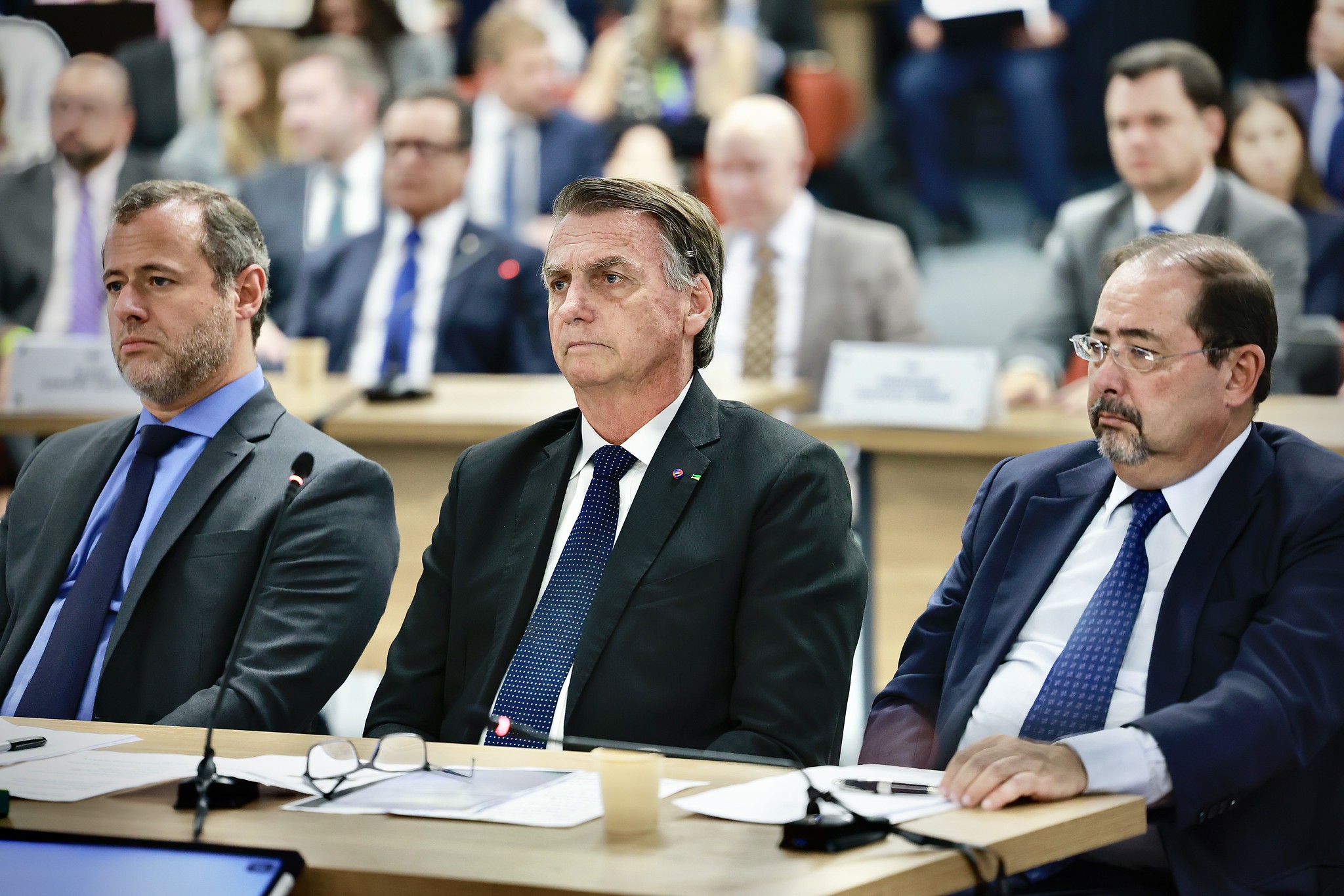 Moraes autoriza defesa de Bolsonaro a acompanhar depoimento sobre arma