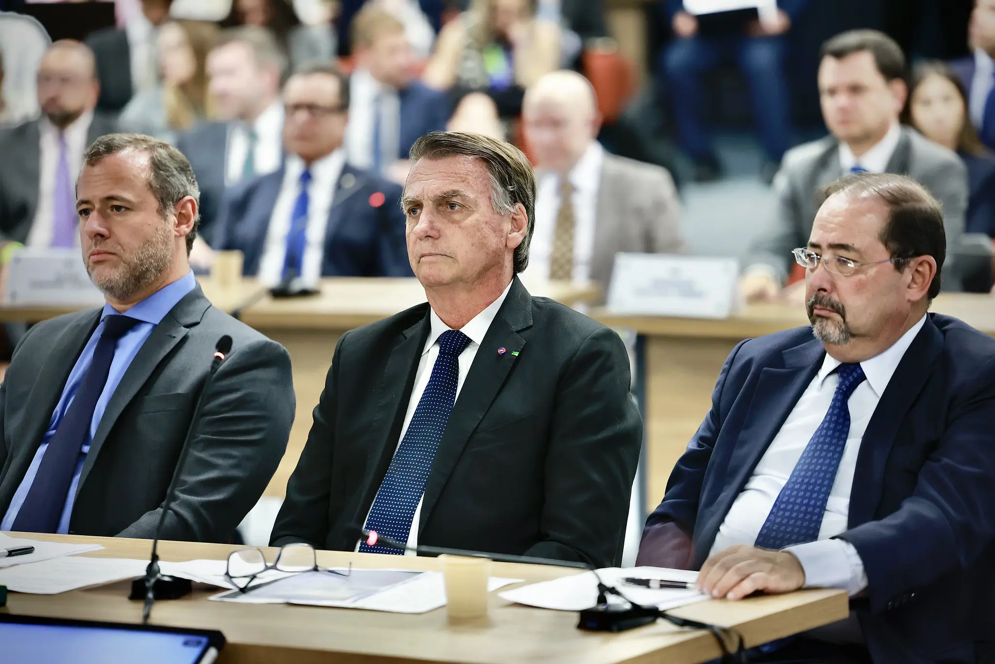 Moraes autoriza defesa de Bolsonaro a acompanhar depoimento sobre arma