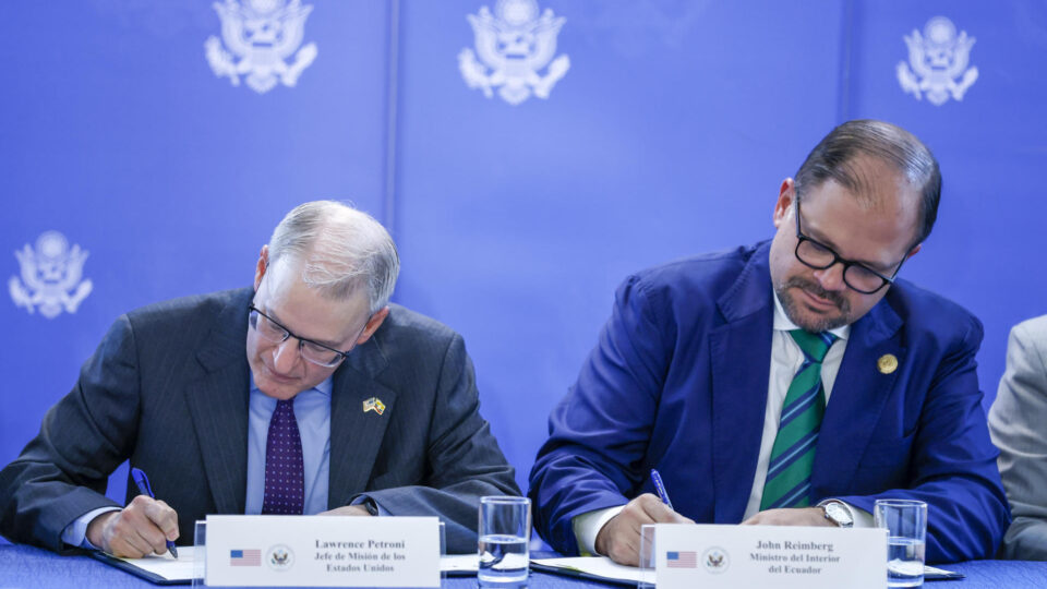 EUA e Equador firmam acordo para combater o narcotráfico e bloquear rotas do crime