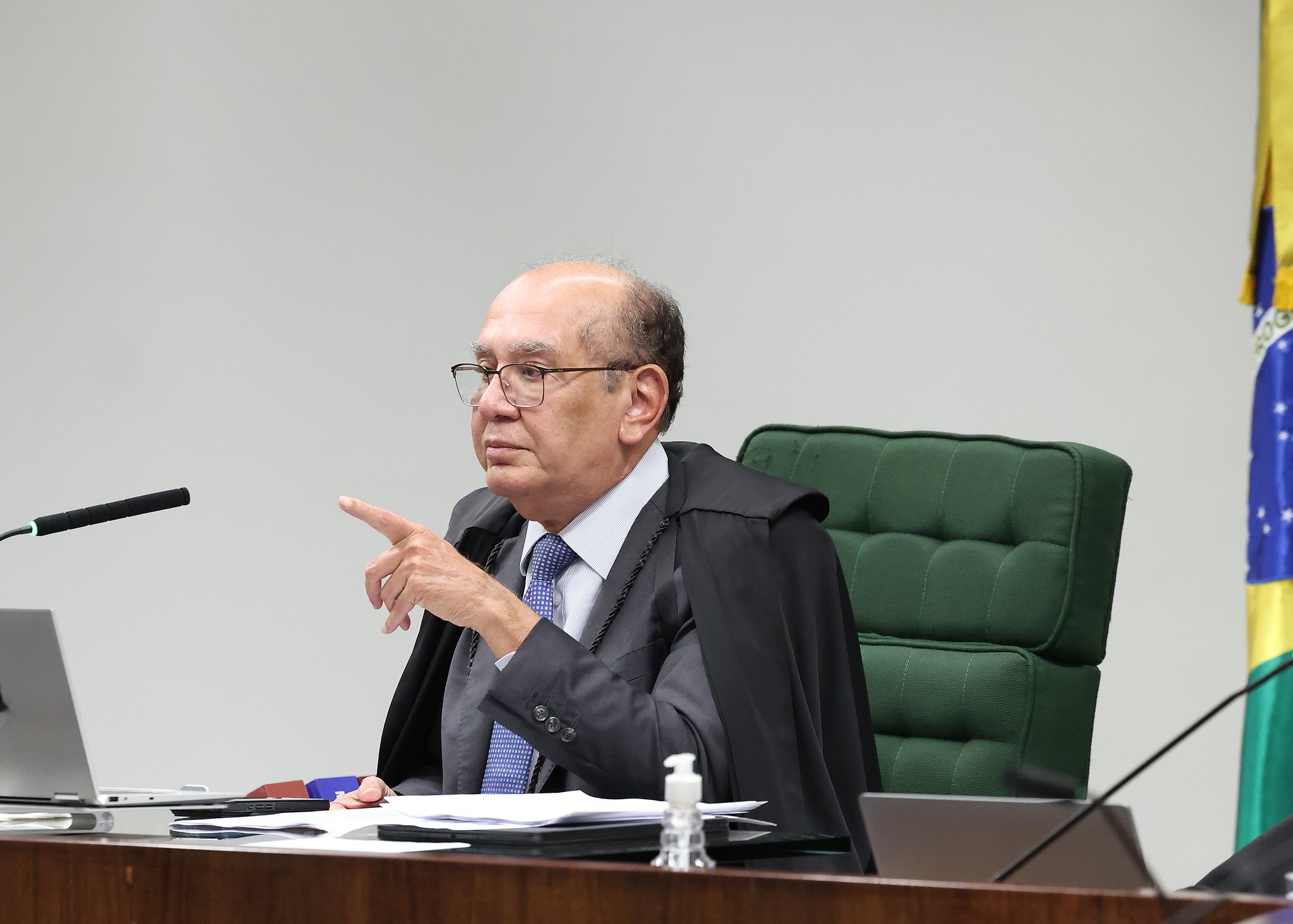 Defesa de Felipe Vorcaro cita divergência de Gilmar Mendes para contestar prisão preventiva