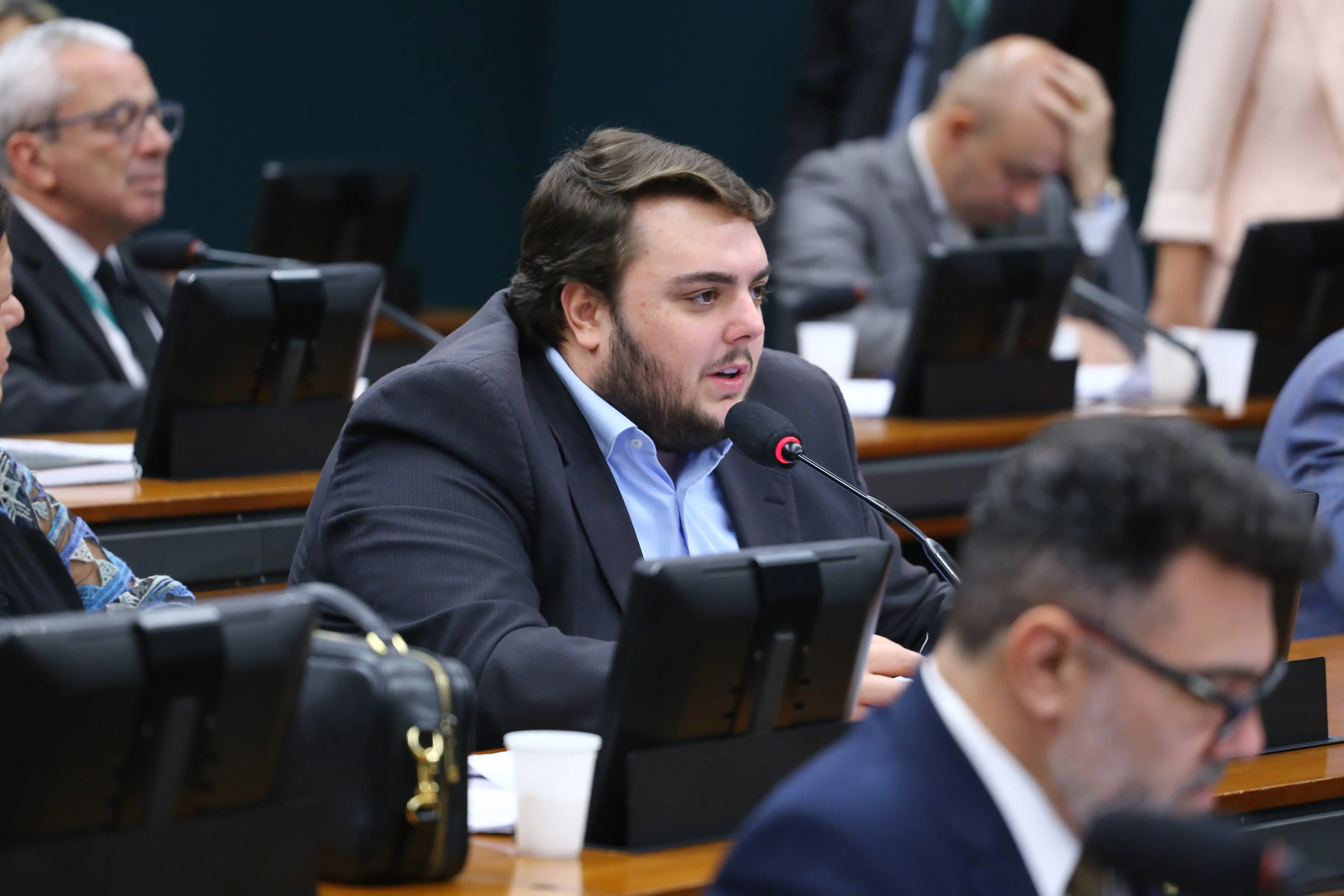 Relator na CCJ, Francischini deu parecer favorável e abriu espaço para o avanço do projeto de lei.