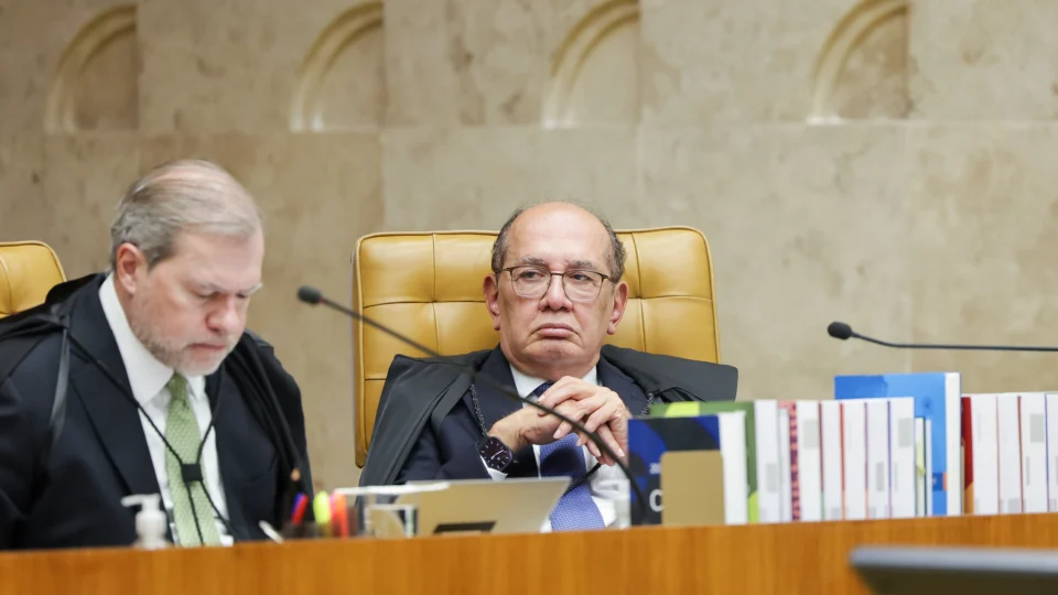 Gilmar Mendes defende descriminalização geral das drogas e já ampliou tese do STF sobre maconha. 