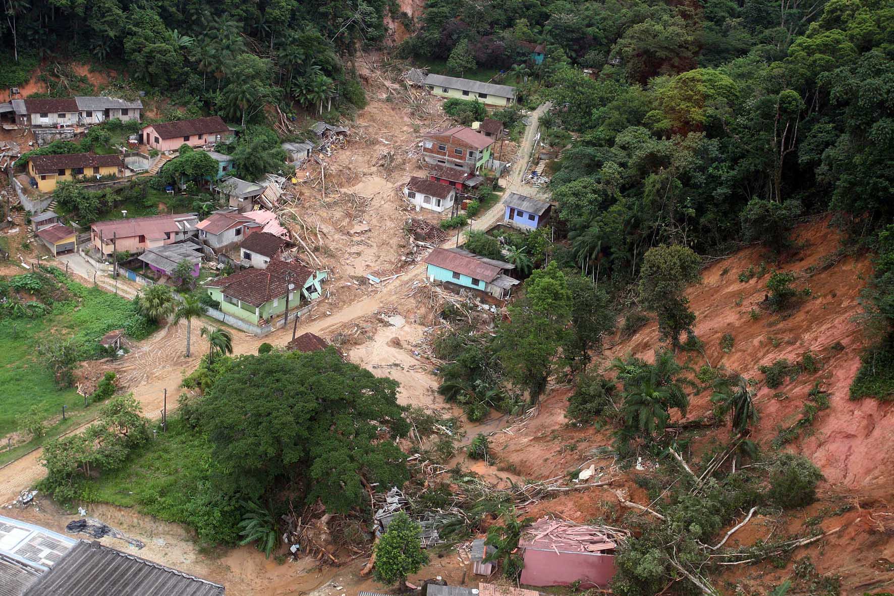Como as cidades do litoral do Paraná se preparam para as chuvas intensas?