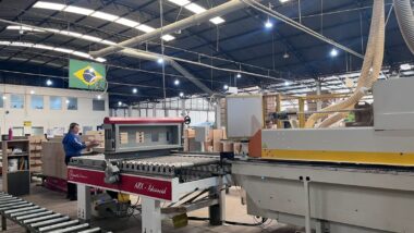 Produção de móveis residenciais cresce 27% no Paraná após otimização de processos; setor atende o varejo nacional e exporta para mais de 50 países.
