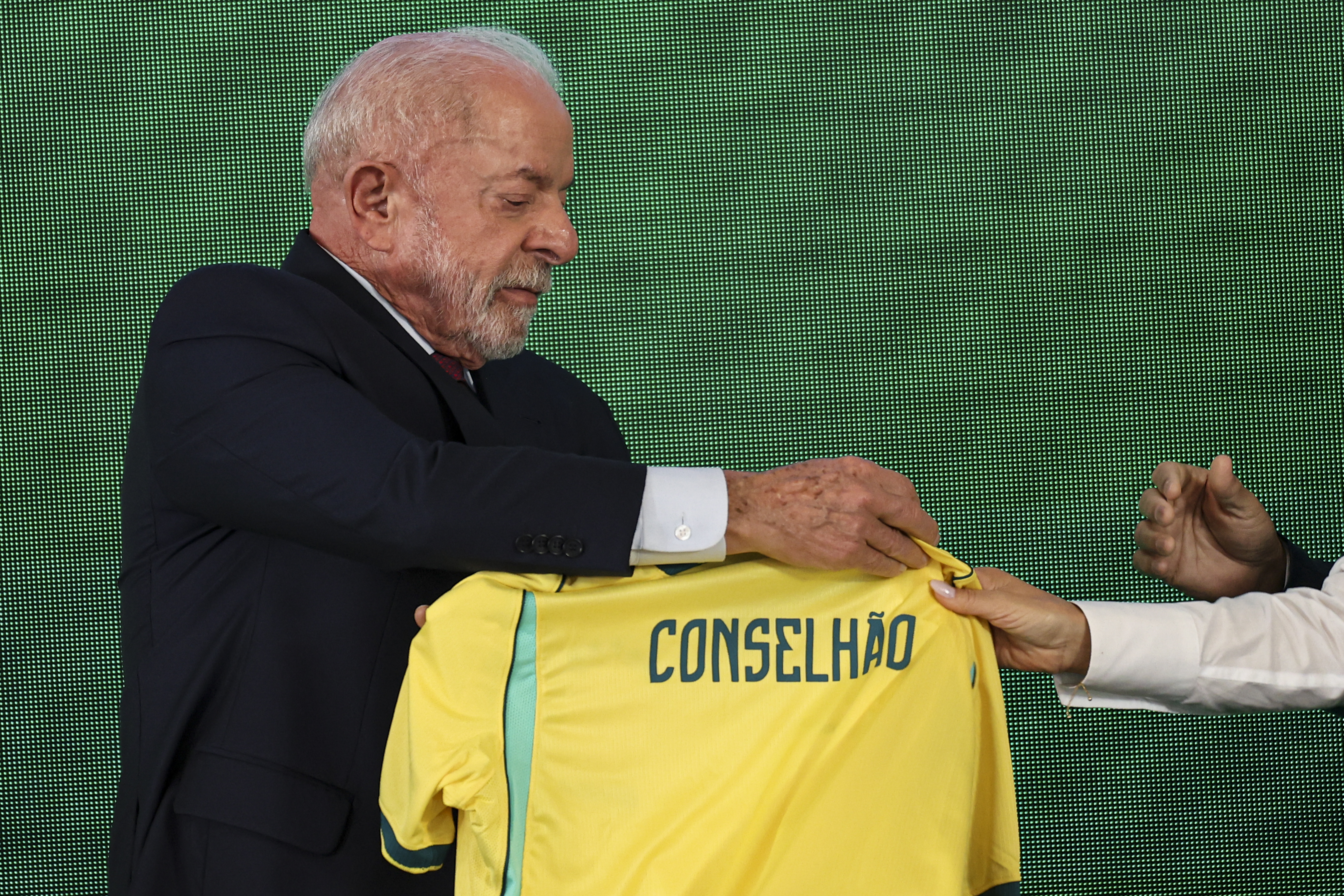 Ventos e raios de irrealismo “verde”: o Conselhão de Lula aposta no impossível