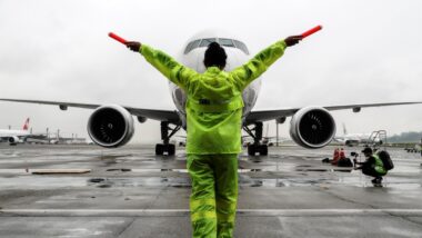 Autorização foi concedida à espanhola Wamos Air e à nigeriana Peace Air para operar voos de passageiros e cargas. Imagem referente a matéria