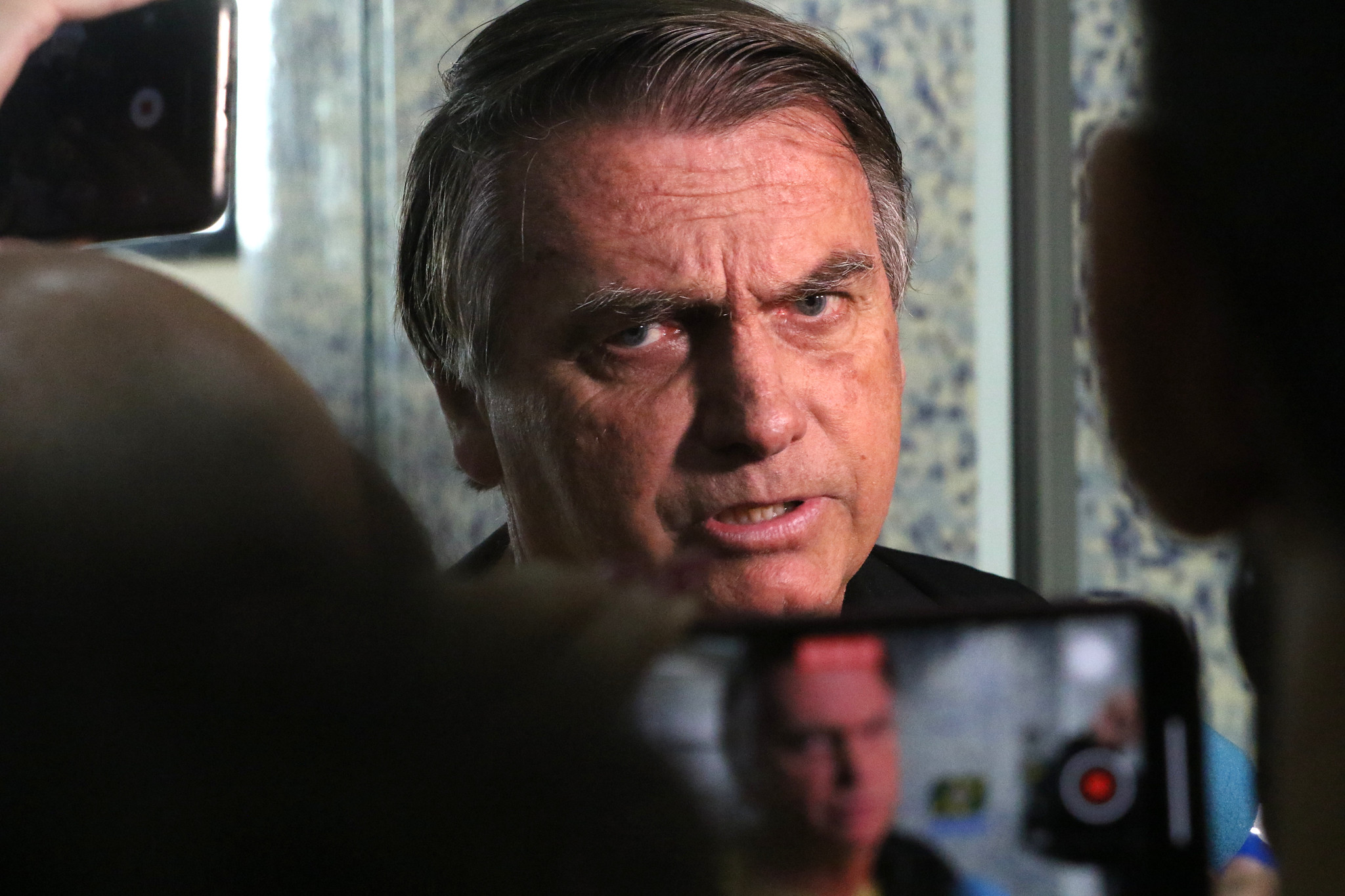 Bolsonaro depõe por 5 minutos e confirma pedido para consertar arma