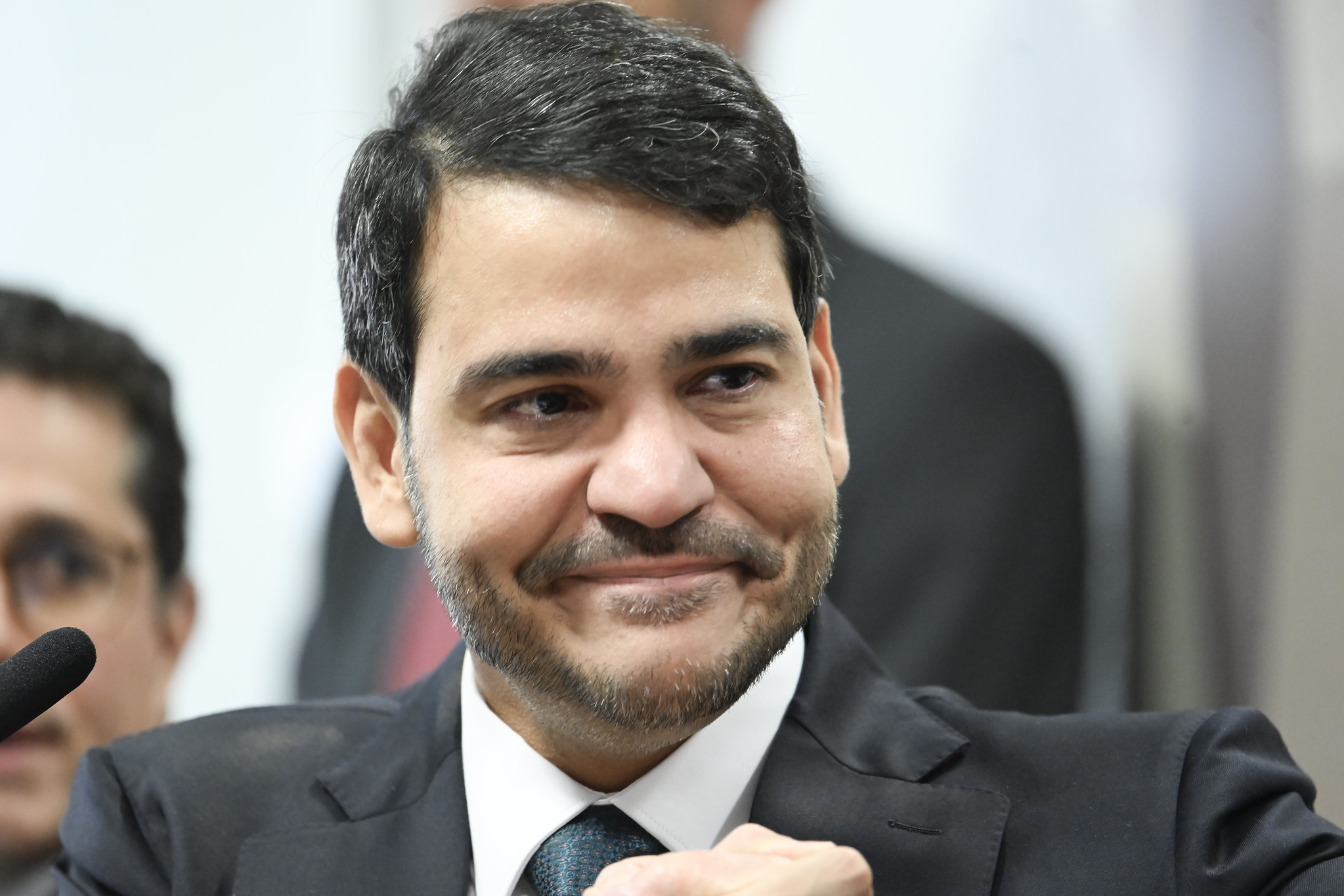 Jorge Messias tenta avançar com proposta que amplia poderes da AGU após derrota