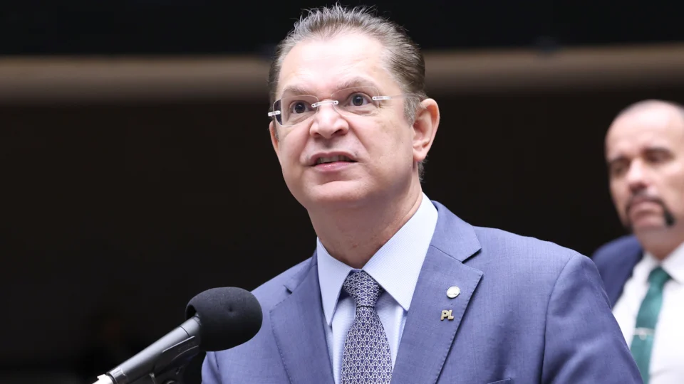 Sóstenes aciona Embaixada dos EUA após Mendonça mandar remover vídeo que associava PT à facções