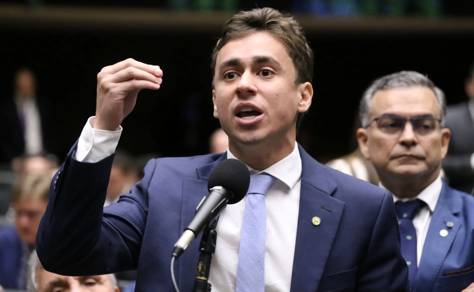 Nikolas dá parecer favorável a projeto que equipara ações de facções a terrorismo