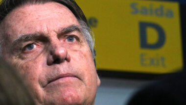 Na véspera do fim do prazo, defesa de Bolsonaro pede a prorrogação da prisão domiciliar humanitária. Imagem referente a matéria