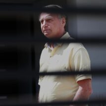Moraes diz que possível “falta grave” pode revogar prisão domiciliar de Bolsonaro Jair Bolsonaro