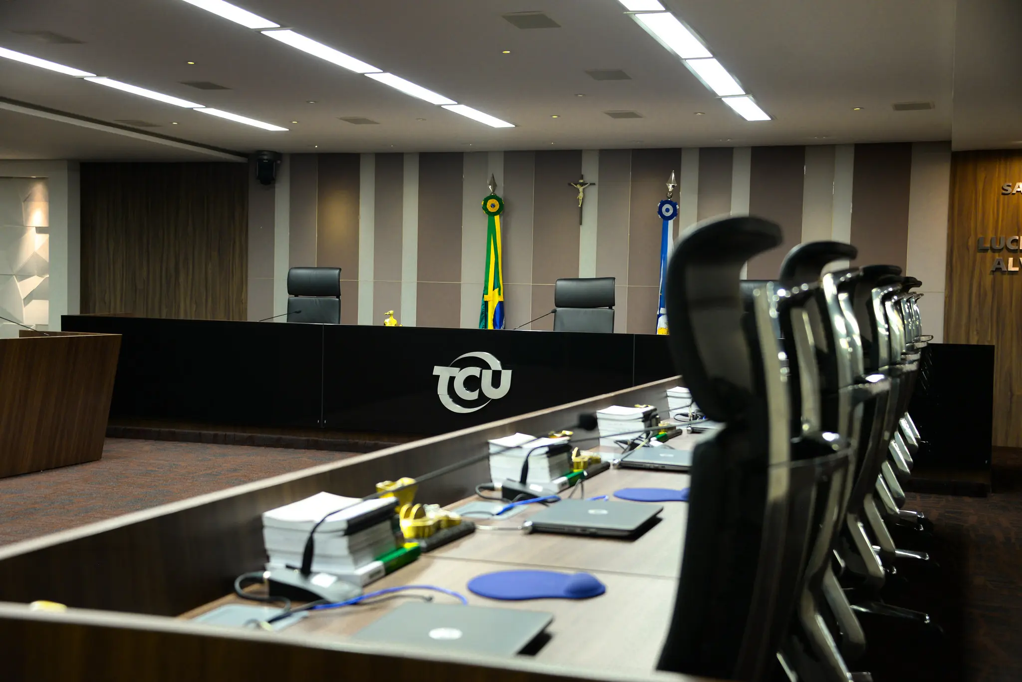 Auditoria avaliou 133 editais em 72 órgãos de todos os poderes e de conselhos profissionais.