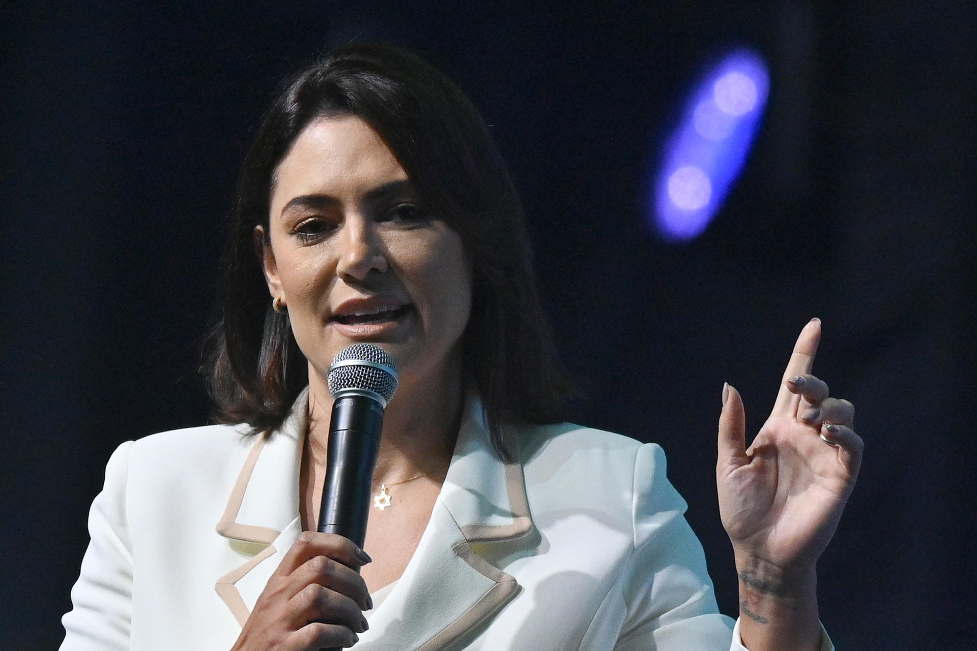 Jornalista é condenada por chamar Michelle Bolsonaro de “ex-garota de programa”
