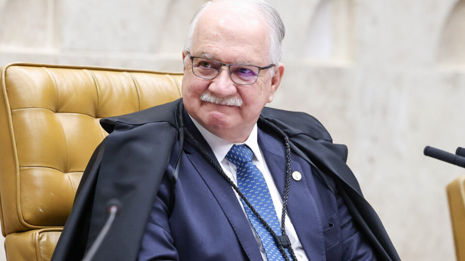 Fachin adia julgamento sobre “uberização” para análise de norma internacional