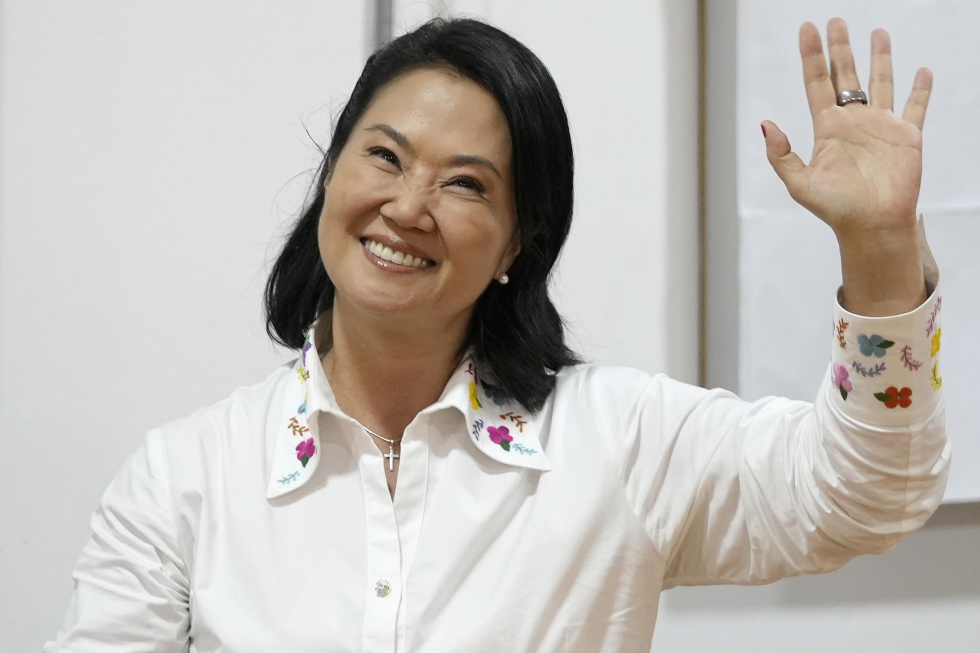 Keiko Fujimori conquistou vantagem irreversível na apuração no Peru e está eleita para a presidência do país.