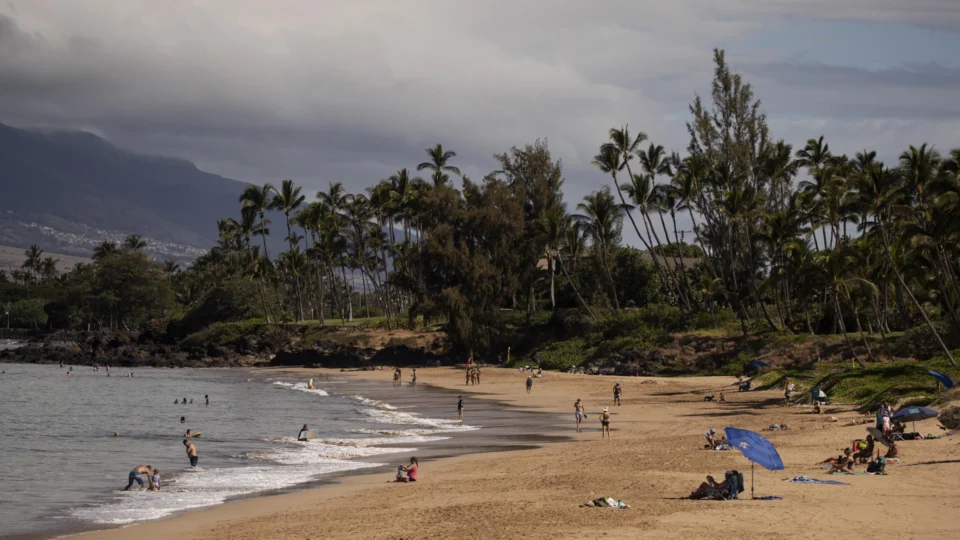 Praia no Havaí: celebrações pelos 200 anos da chegada do catolicismo