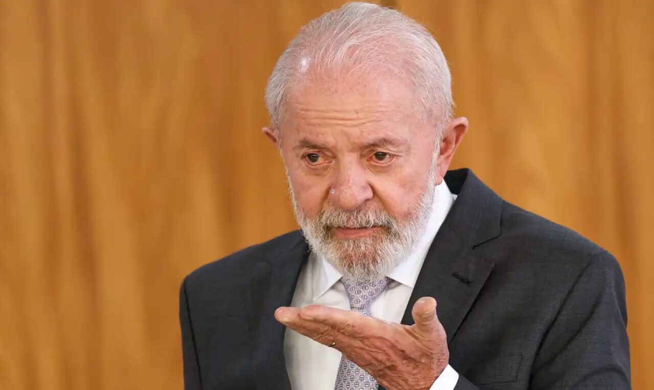 Por que Lula vetou o projeto que ajudaria trabalhadores do Bolsa Família?
