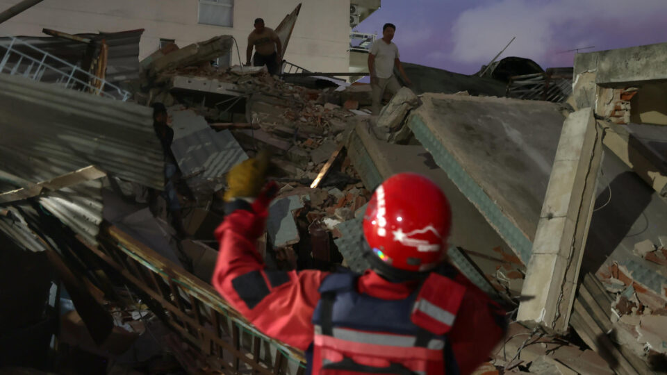 Venezuela eleva para 235 o número de mortos após terremotos; feridos passam de 4 mil