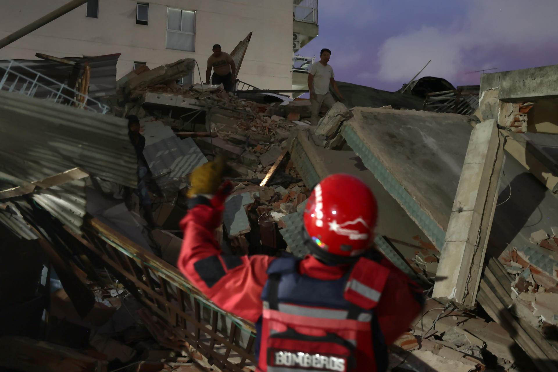 Venezuela eleva para 235 o número de mortos após terremotos; feridos passam de 4 mil