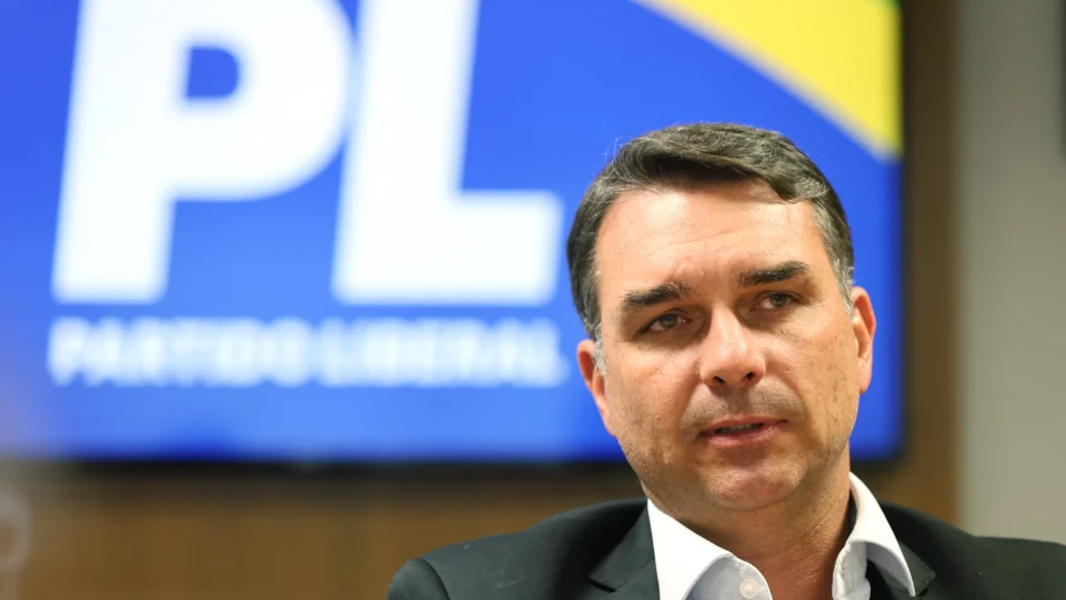 Flávio Bolsonaro vice mulher