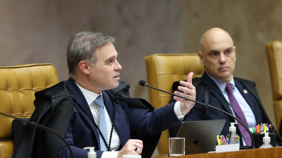 Mendonça e Moraes relatam ações que discutem mudanças na lei de improbidade adminstrativa.