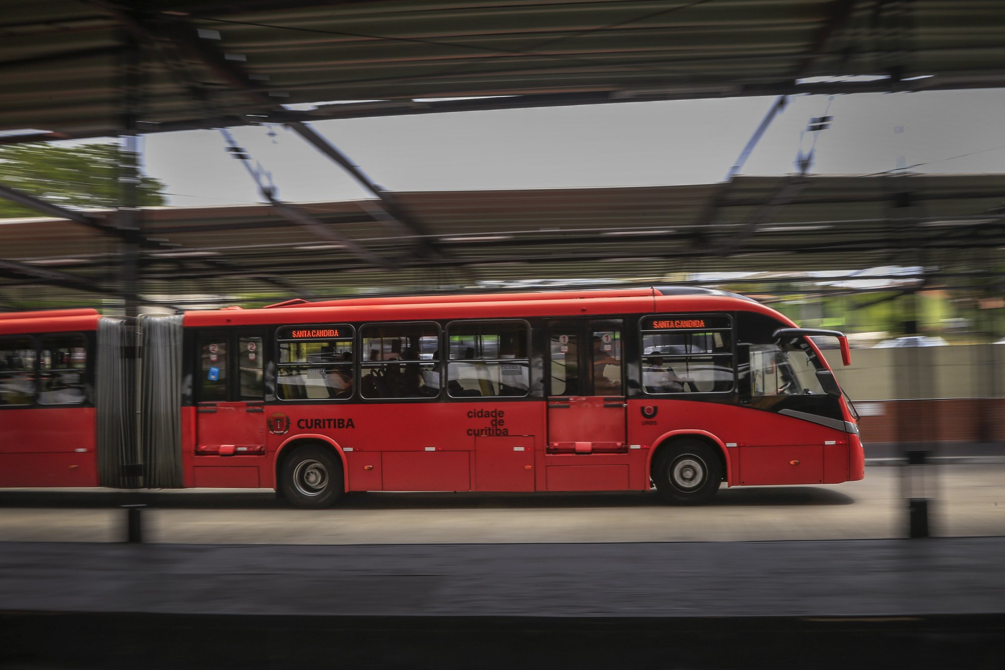 Licitação do transporte coletivo seria lançada em 30 de junho.
