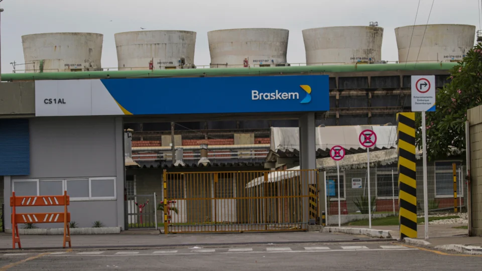 Petroquímica vive crise de caixa em meio a cobrança por afundamento do solo em Maceió.
