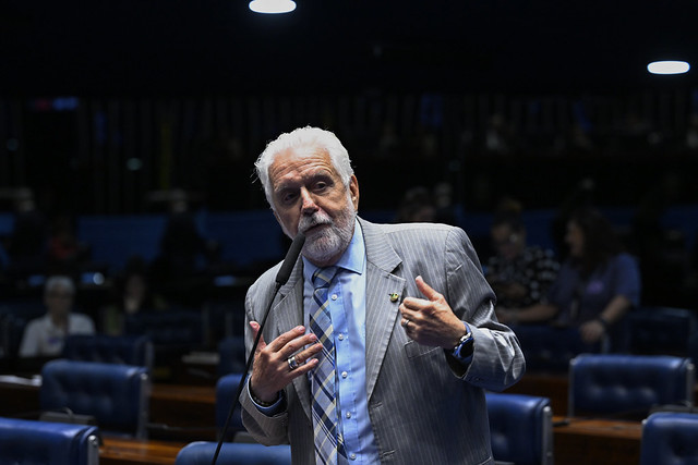 Saída de Jaques Wagner expõe dificuldade de Lula em se desvincular do escândalo do Banco Master