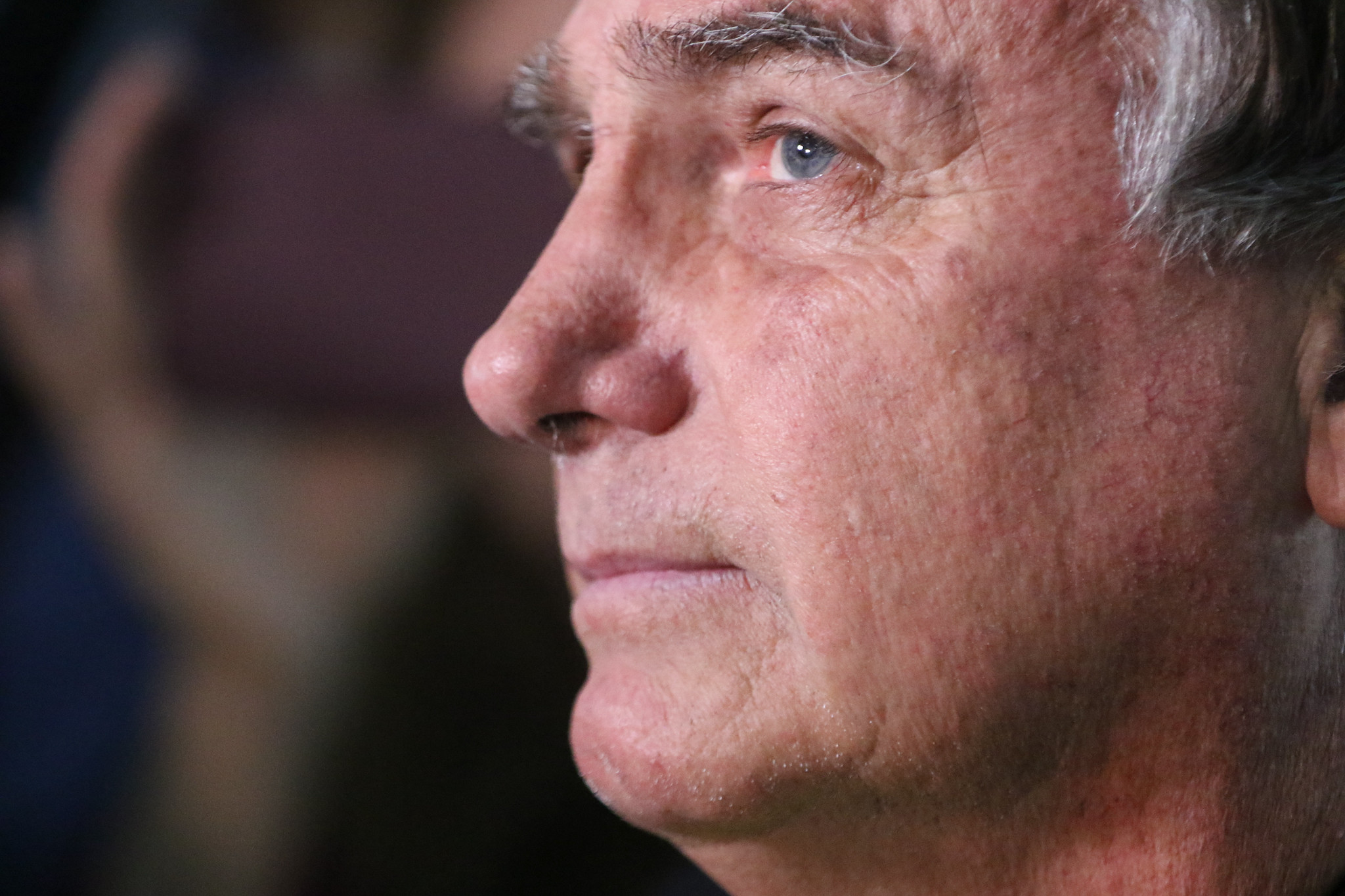 Relatório médico aponta que Bolsonaro teve picos de pressão alta