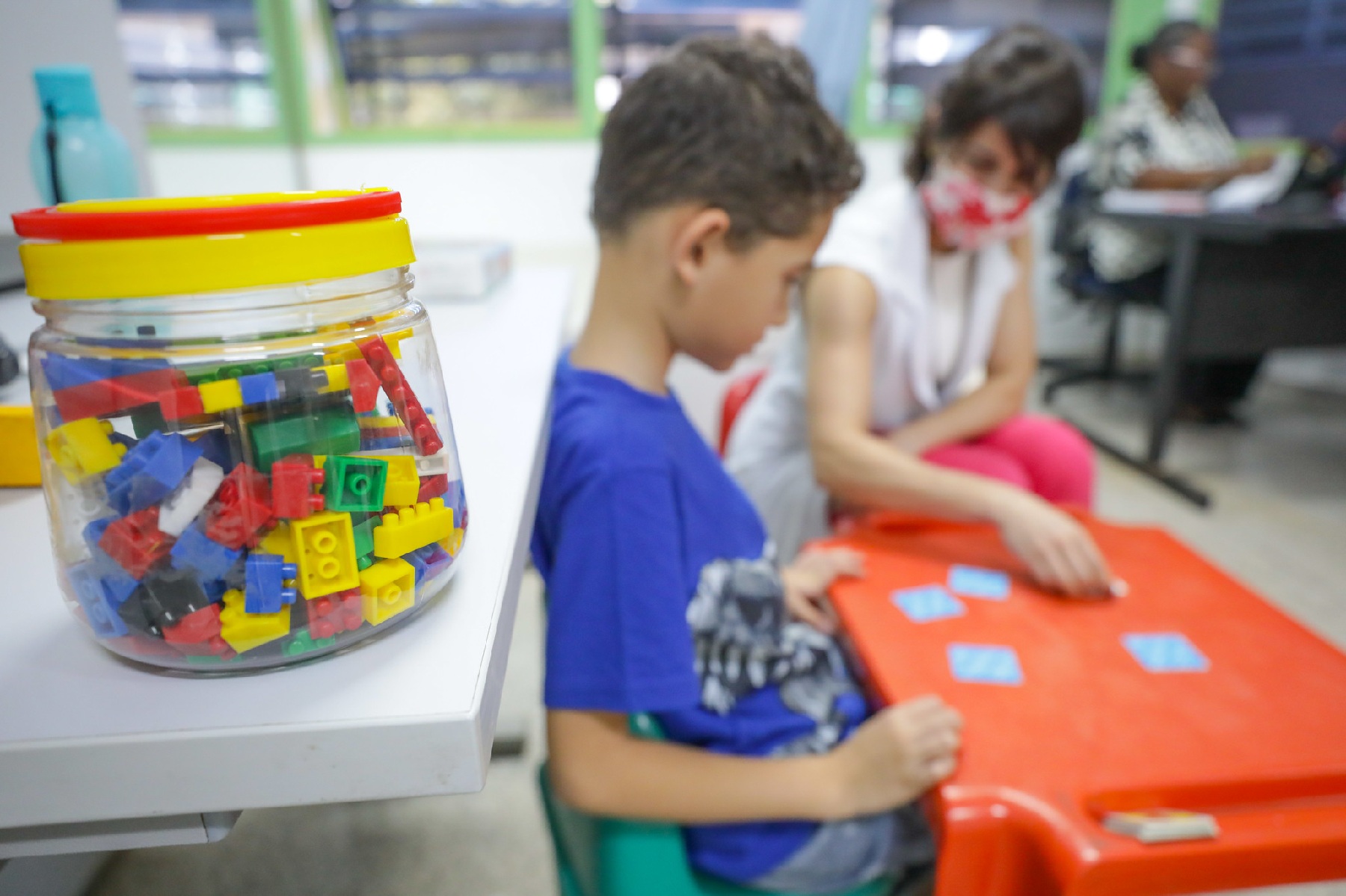 Por que a falta de protocolos para alunos autistas gera riscos nas escolas?