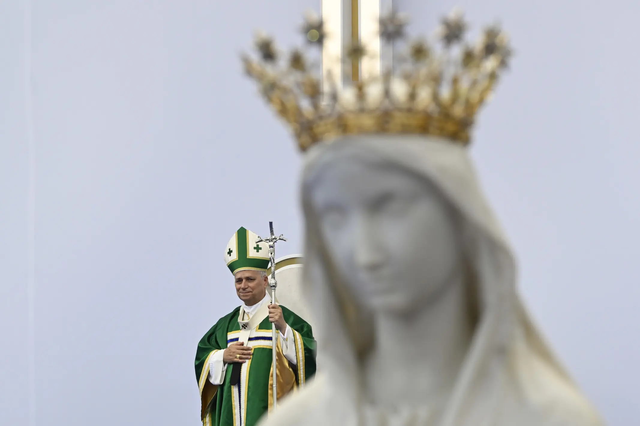 Papa Leão XIV em momento de interação com membros da igreja católica.