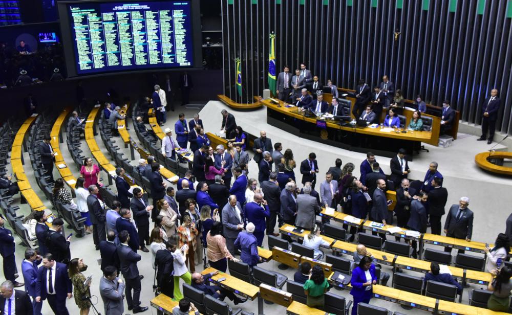 Maioria dos brasileiros não sabe citar deputados e senadores, aponta Datafolha
