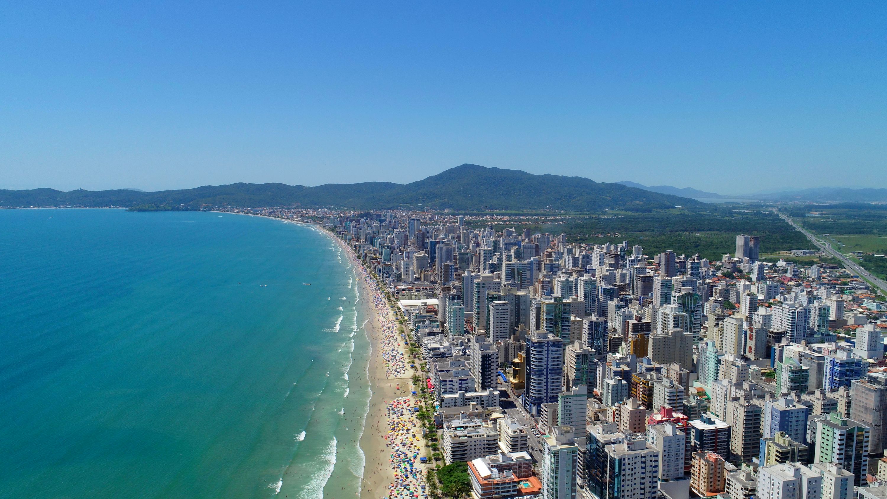 Itapema ultrapassa Balneário Camboriú e assume liderança do metro quadrado mais caro do Brasil