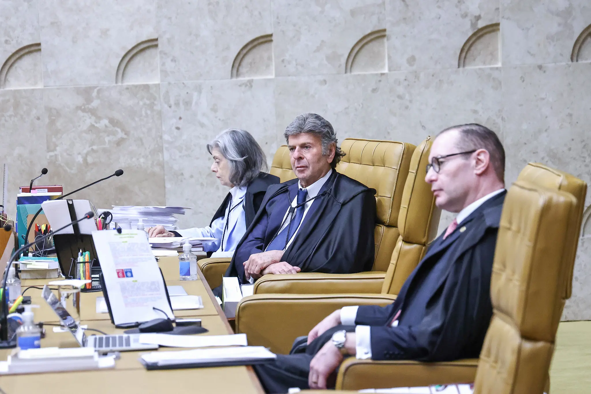 Ministro votou por prazo comum e votação secreta, mas não foi acompanhado por colegas.