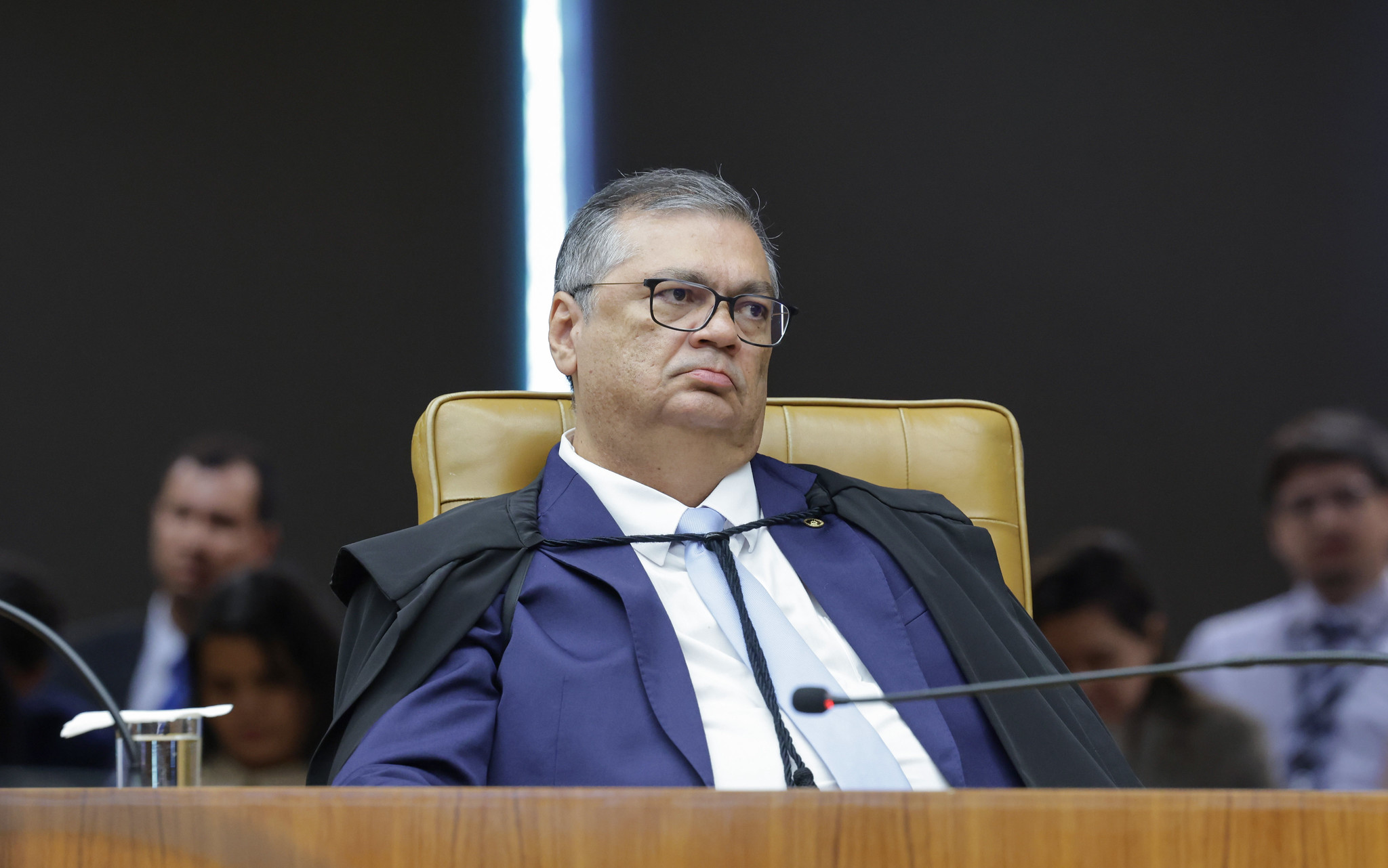Dino libera julgamento sobre sucessão no RJ após travamento de 21 dias