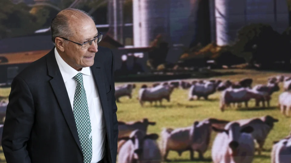 Presidente da República em exercício, Geraldo Alckmin, participa do lançamento do Plano Safra 2026/2027 nesta terça-feira (30)