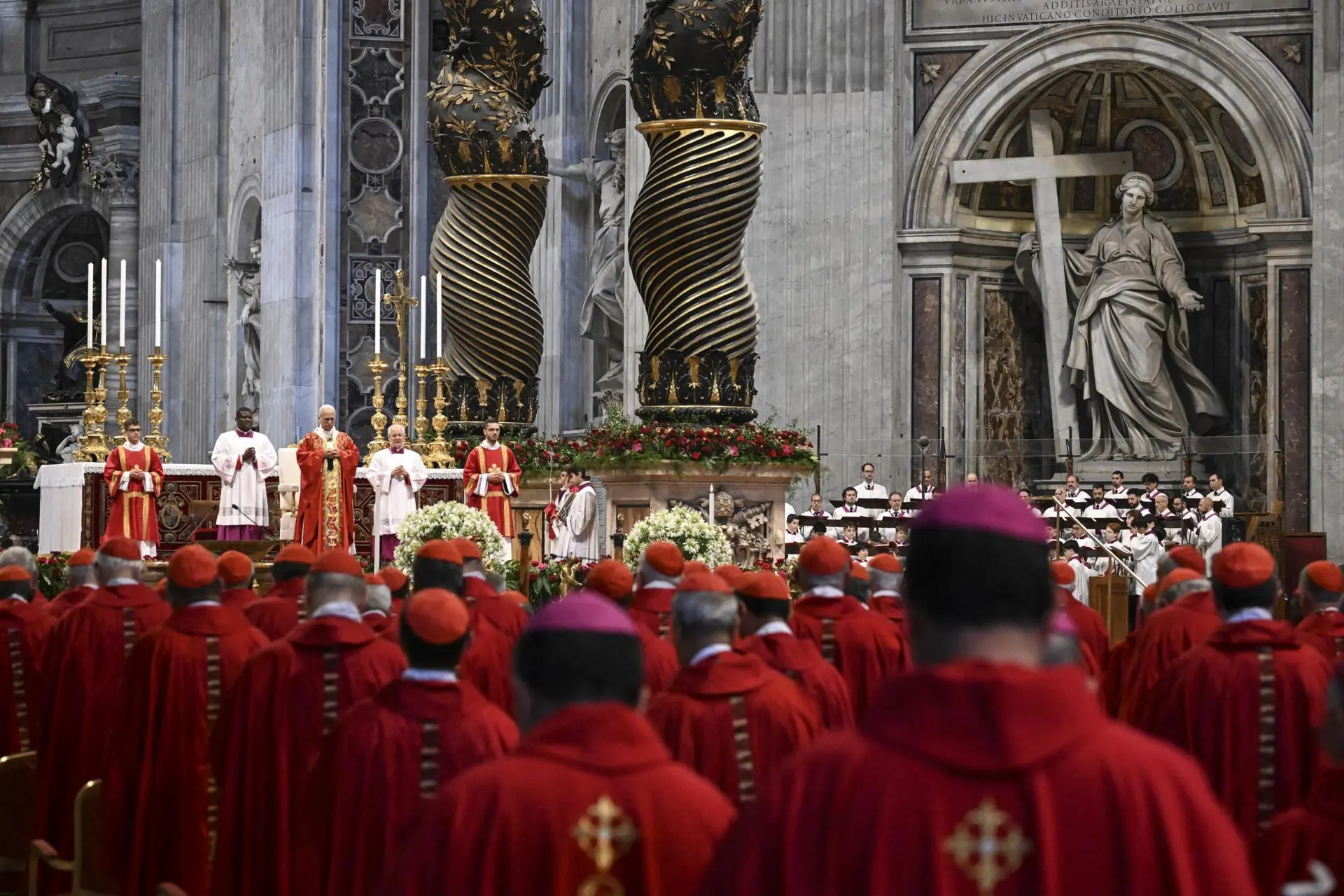 Papa Leão XIV preside a Santa Missa na Solenidade dos Santos Apóstolos Pedro e Paulo, na Basílica de São Pedro, Cidade do Vaticano, em 29 de junho de 2026.