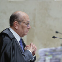 Nikolas expõe relação entre Gilmar Mendes e a CBF em vídeo nas redes sociais. Imagem referente a matéria