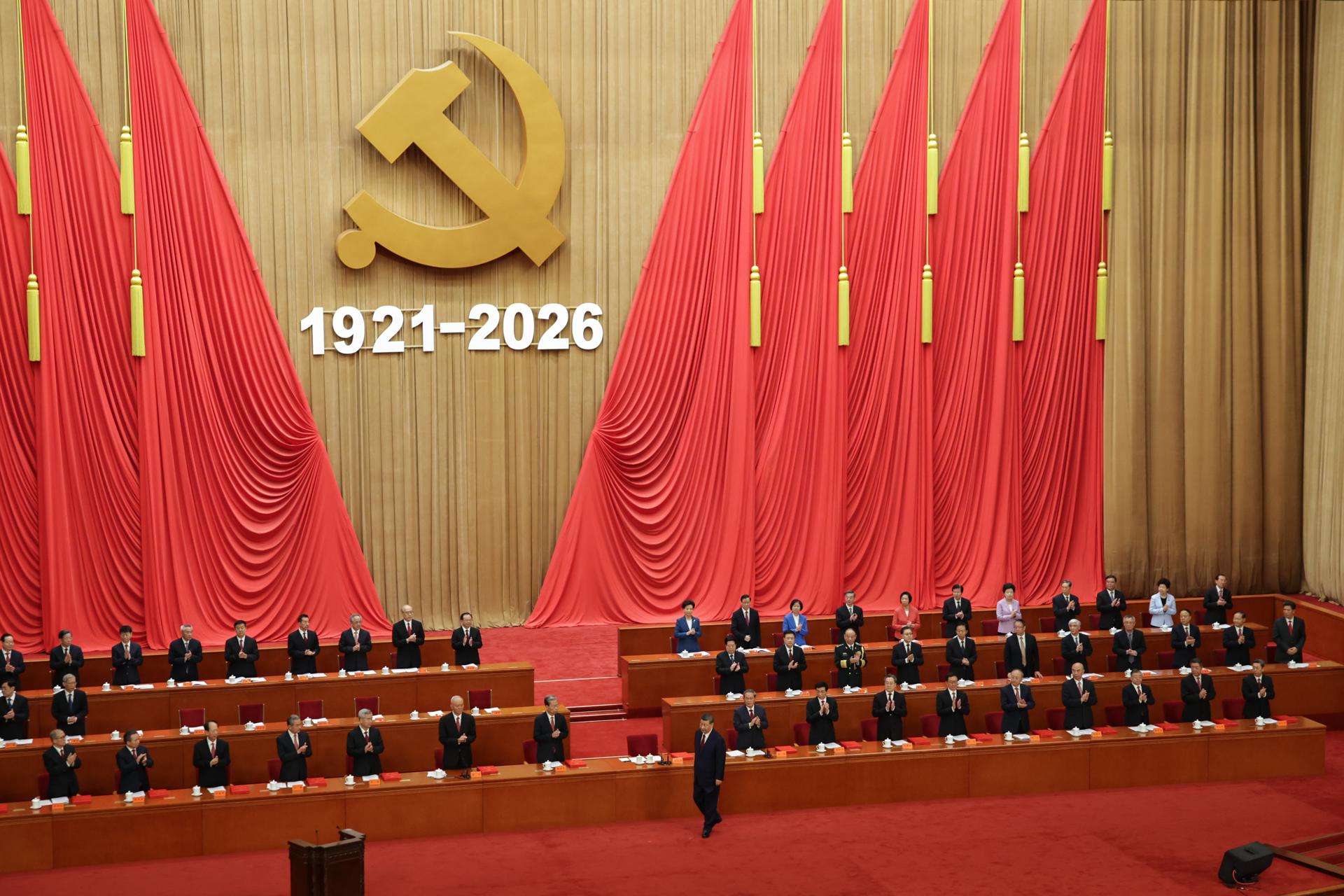 China proíbe atos contra “unidade étnica” e obriga pais a ensinar a amar o Partido Comunista