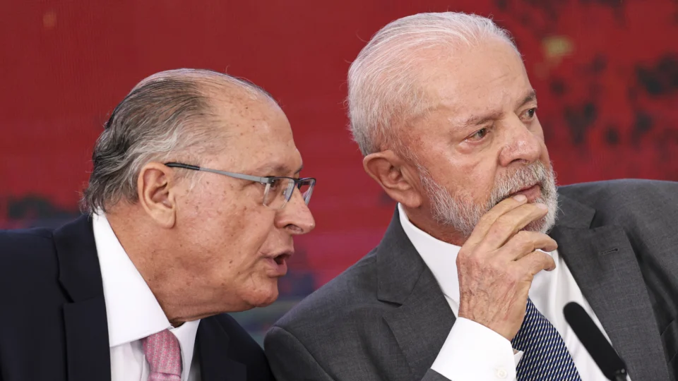Cúpula do PT define as diretrizes financeiras da campanha de Lula nesta semana e prepara o evento partidário do dia 2 de agosto.