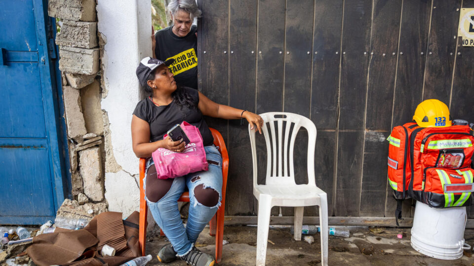 Sobrevivente de terremotos na Venezuela é resgatado após oito dias sob os escombros