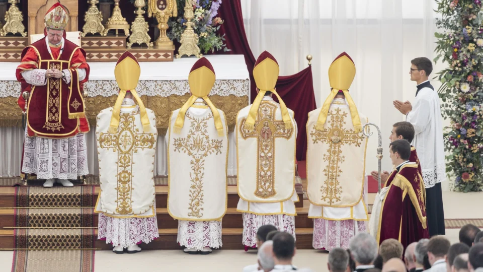 excomunhão sspx ordenações episcopais
