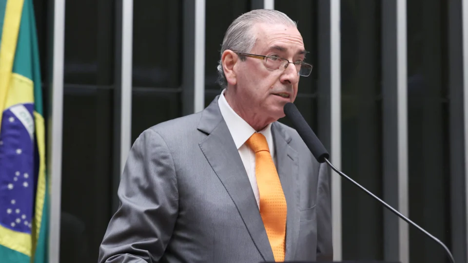 Protagonista do impeachment de Dilma, ex-presidente da Câmara ainda enfrenta acusações de corrupção.